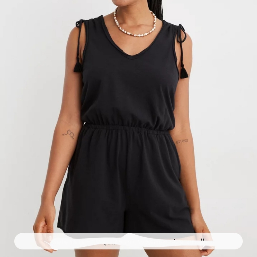 Aerie Black V-Neck Romper Size Medium